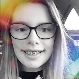 Meet your Posher, Chloe